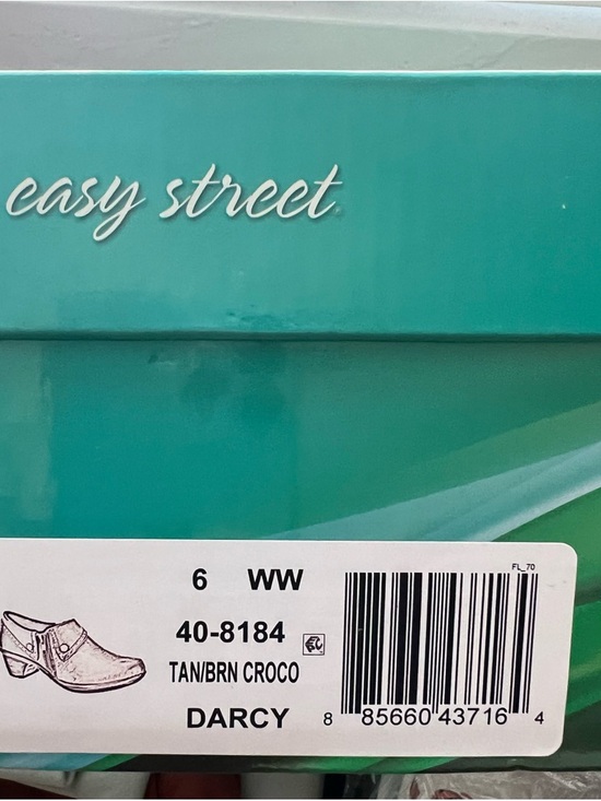 EASY STREET womens comfort wave zip up side 2" heel DARCY size 6 W brown NEW - Picture 6 of 6